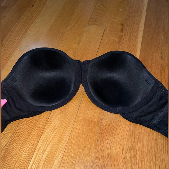 Black Strapless Bra - Picture 2 of 4